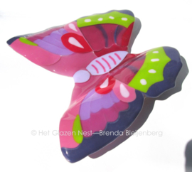 Grote vlinder in frisse roze, paars en groentinten