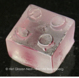 Duplo steentje in blank en roze glas