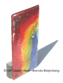 Glaskunst in abstracte regenboog kleuren