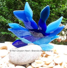 mini urn abstract mensfiguur in blauw