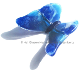 Glazen vlinder in blauwe kleuren