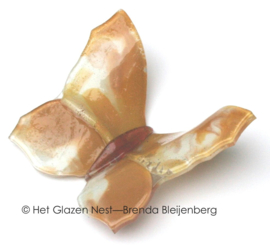 Glaskunst vlinder in zandkleuren