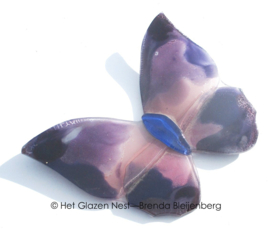 Vlinder in paars en roze glas