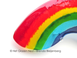 Grote regenboog in glaskunst