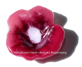 Roze bloem in glaskunst