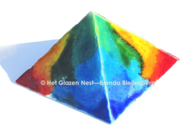 Piramide in bonte kleuren