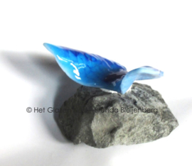 glaskunst vlinder in aqua blauwe tinten
