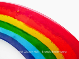 Grote regenboog in glaskunst