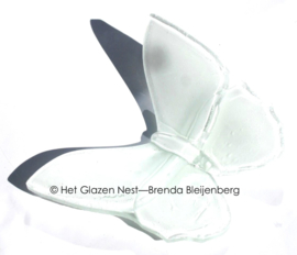 Witte vlinder van glaskunst
