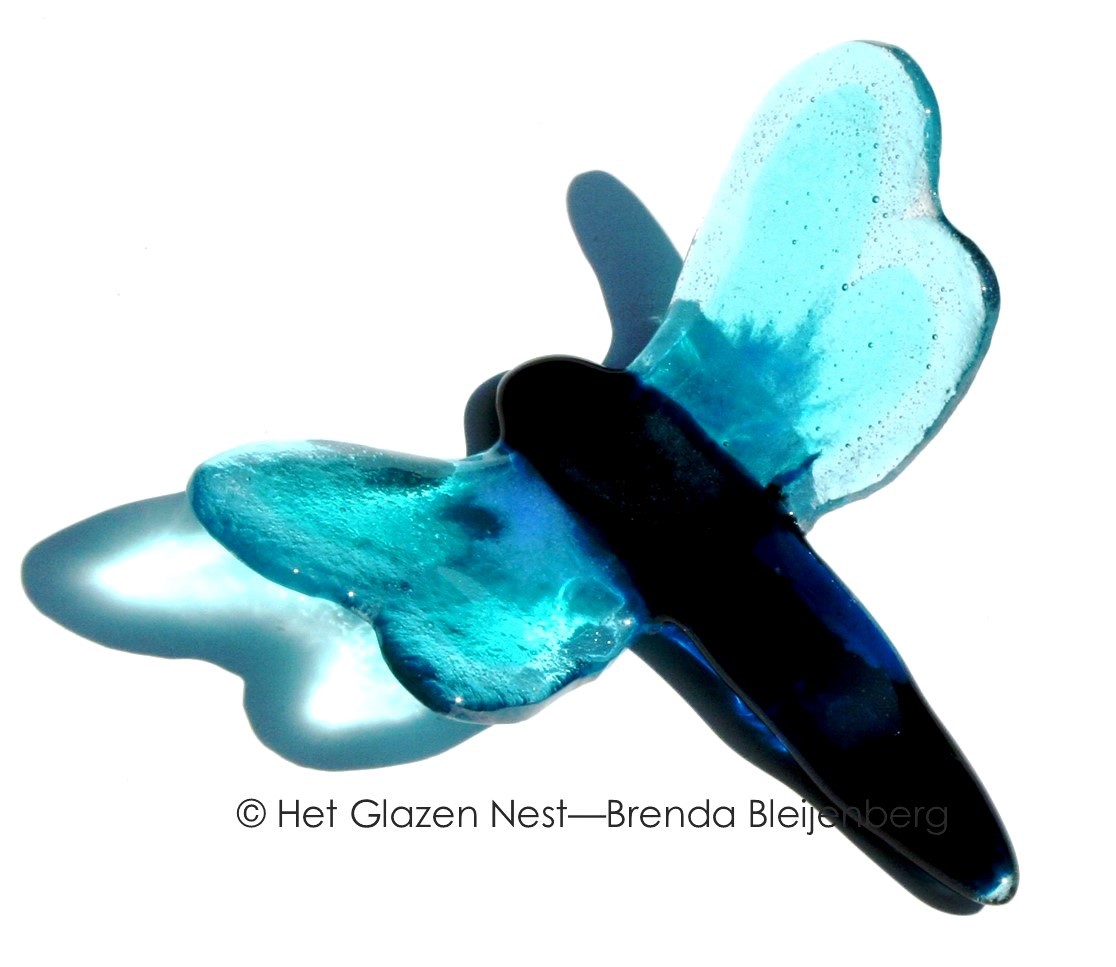 Glazen libelle in zeegroene kleuren
