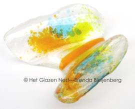 Klein speels vlindertje van glaskunst