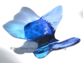 Glazen vlinder in paars en lavendel kleuren