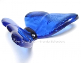 vlinder in rustig blauw