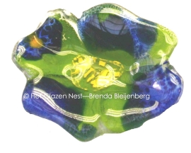 kleine groen en blauwe bloem