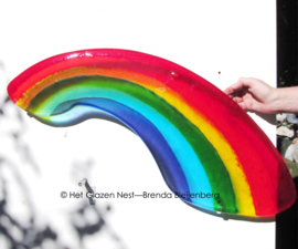 Grote regenboog in glaskunst
