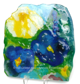 violen in glas