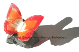 Glaskunst vlinder op steentje