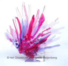 abstracte vogel in roze en lila