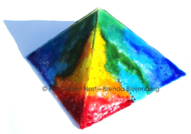 Piramide in bonte kleuren