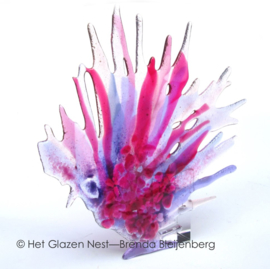 abstracte vogel in roze en lila