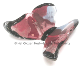 Glas vlinder in roze en lila