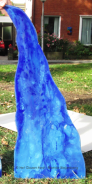 Glazen rivier in speels blauw