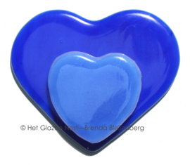 Twee blauwe harten in glaskunst