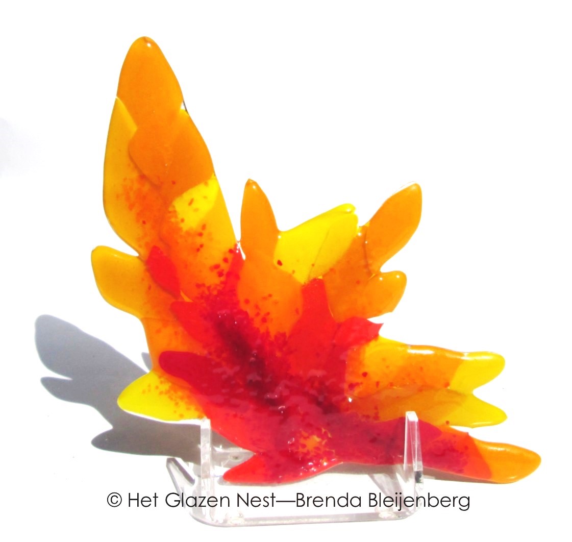 abstract figuur in oranje en geel