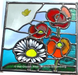 Glas in lood raam “Margriet en Papaver“