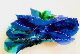 glas sculptuur "blauwe strik"