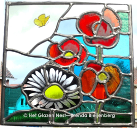 Glas in lood raam “Margriet en Papaver“