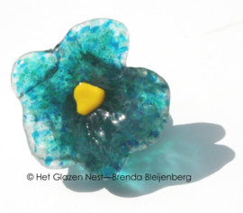 Glazen fantasie bloem als mini urn