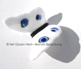 Witte vlinder met stippen