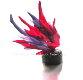 grillig vormen in paars en rood als mini urn