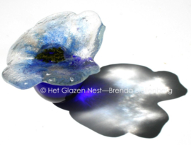 Glazen bloem in zachte pastel kleuren