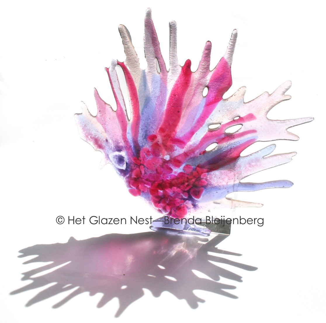 abstracte vogel in roze en lila