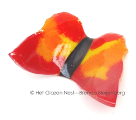 Kleine glas vlinder in rood en oranje