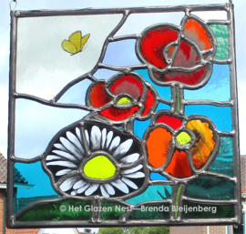 Glas in lood raam “Margriet en Papaver“