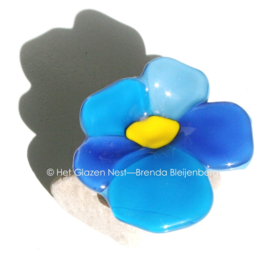 Klein blauw viooltje van glas