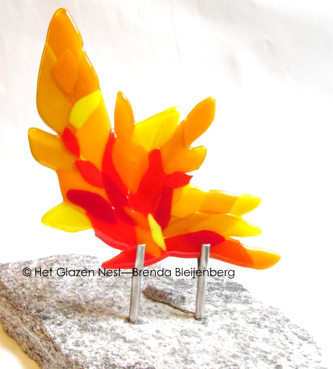abstract figuur in oranje en geel