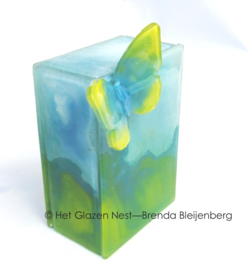 Kinderurn “vlinder in landschap”