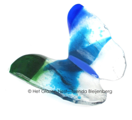 Blanke vlinder met blauw en groen