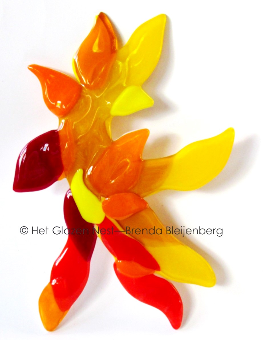 abstract figuur in geel en oranje