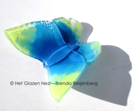 Vlinder in zacht geel en aqua
