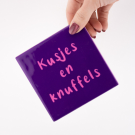TE2987 | Tegeltje kusjes en knuffels | HomeBound by KY