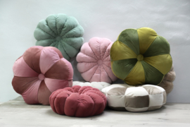 726215 | Lilymay flower cushion round - pink | PTMD