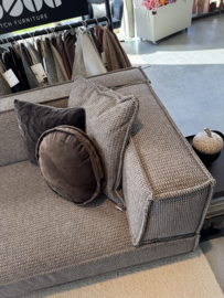 Manu bank - winkelopstelling incl. 3 sierkussens | WOOOD - SHOWROOMMODEL