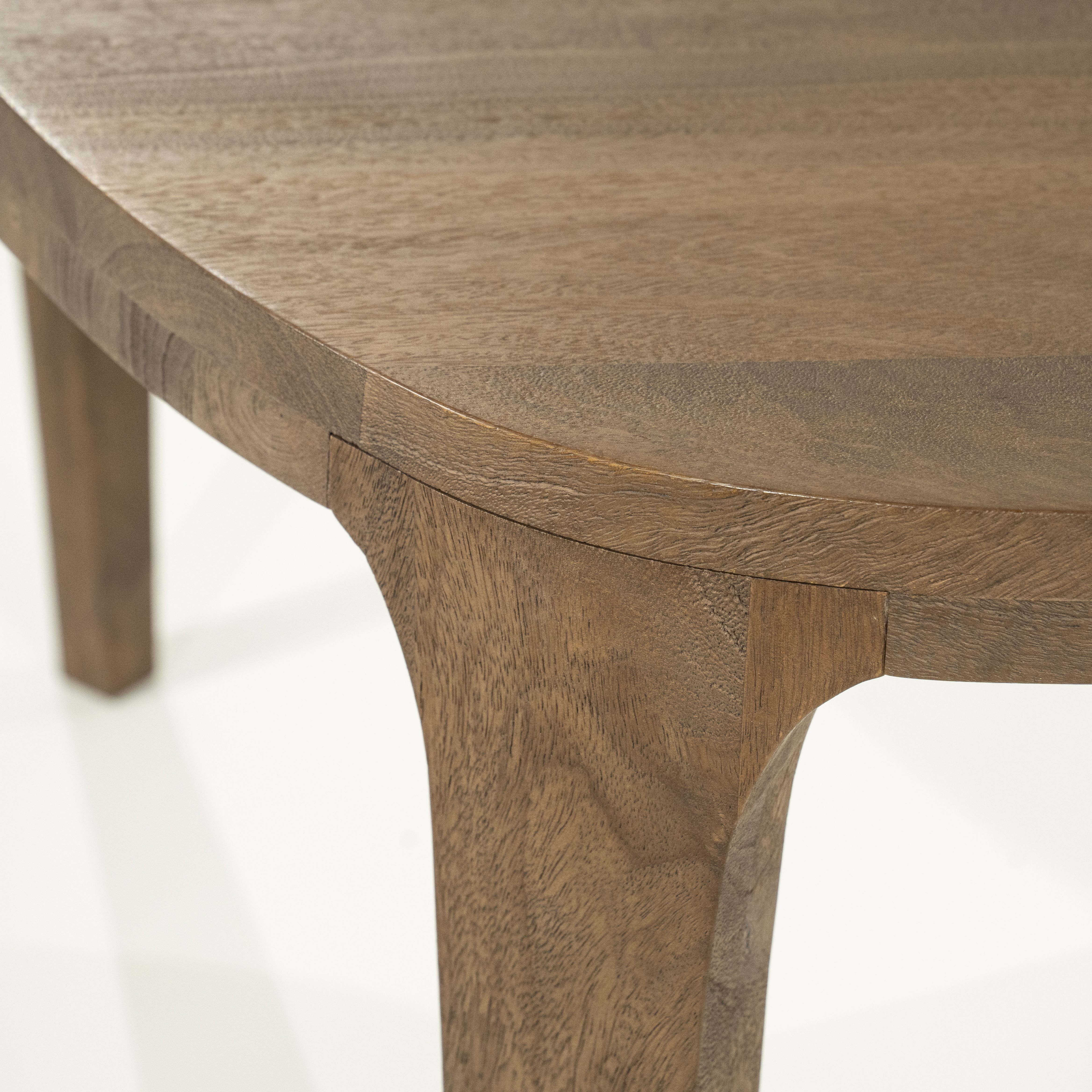 96414 | Eettafel Taylor 140x120 - bruin | Eleonora