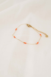 Fijne armband met kraaltjes - koraalroze /goud | Zusss