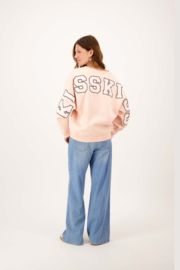  V-hals sweater met tekst - light pink | Zusss